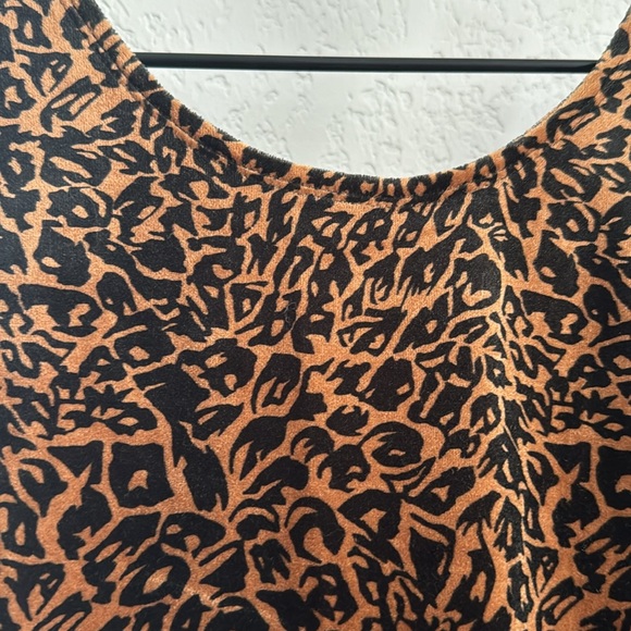 Beautiful cheetah print dress. Velvet like material. - Picture 2 of 6
